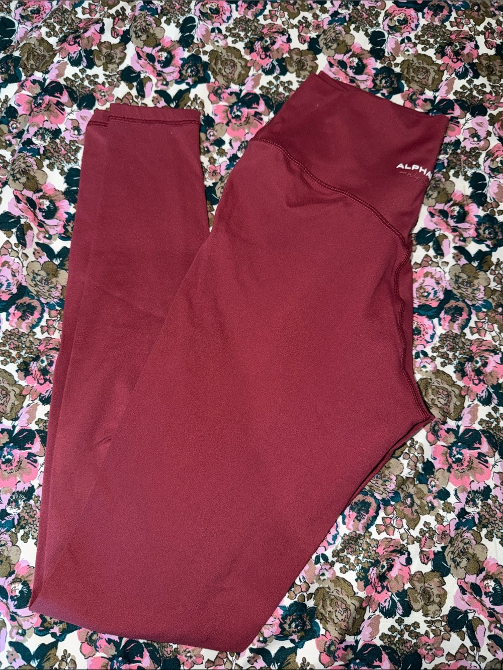 Alphalete Seamless High-Waist Leggings in Wine Red
